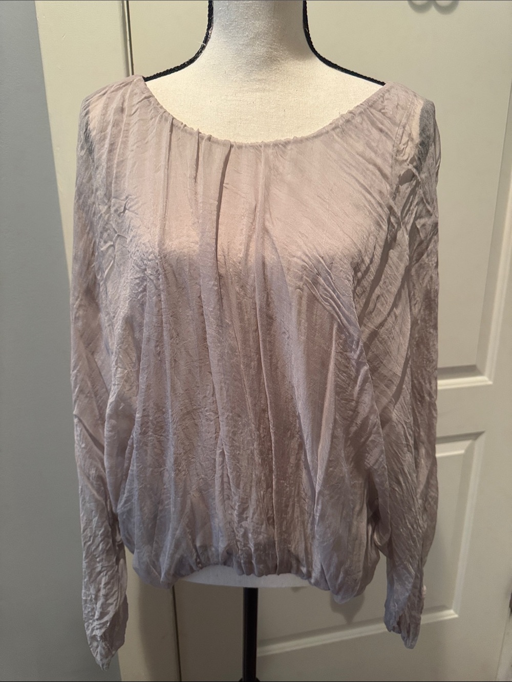 Relaxed Blouson Peasant Top in Soft taupe